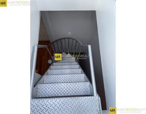 Building Photo - 806 Tremont St