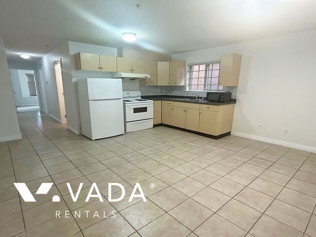 Photo du bâtiment - 1885 E 55th Ave