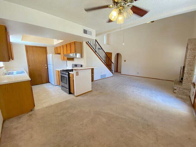 Foto del edificio - Northeast El Paso 3 bed with Refrig A/C an...