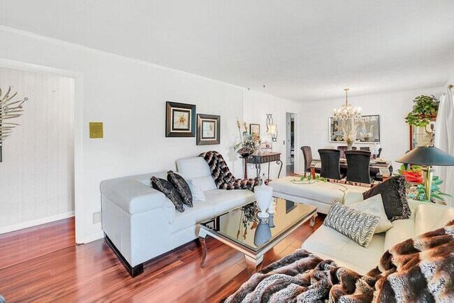 Foto del edificio - Beautiful home on 8.5+ acres in Nashville!