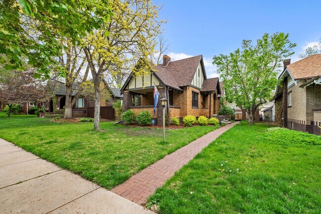 Foto del edificio - Gorgeous Wash Park Bungalow!