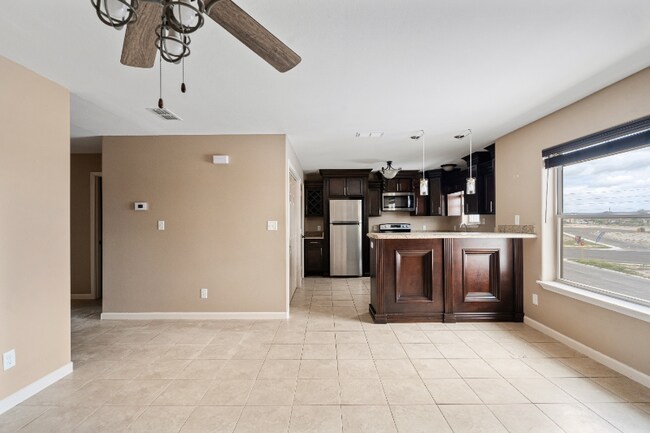 Foto del edificio - 110 Colorado St