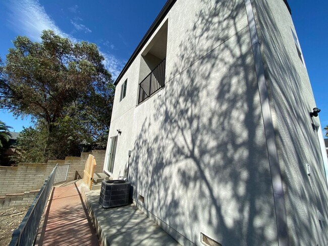 Foto del edificio - 5115-5117 Ewing St