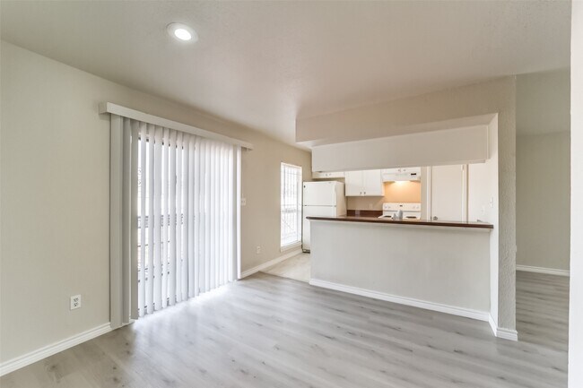 Foto del edificio - 6202 Skyline Dr