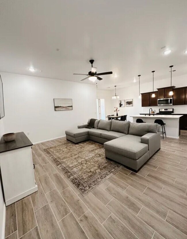 Foto del edificio - Beautiful newer townhome with Mountain View’s