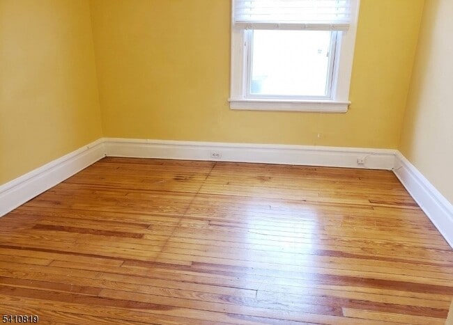 Building Photo - 821 Bloomfield Ave