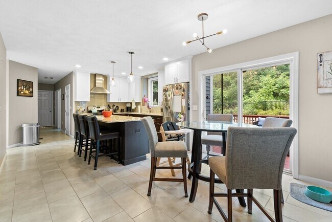 Building Photo - 88 Providence Rd