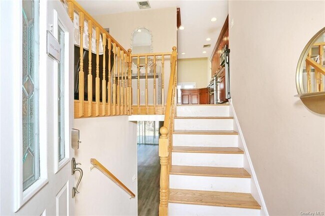 Building Photo - 15 Castle Ct