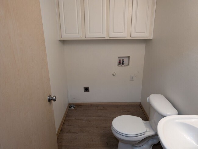 Building Photo - WA383