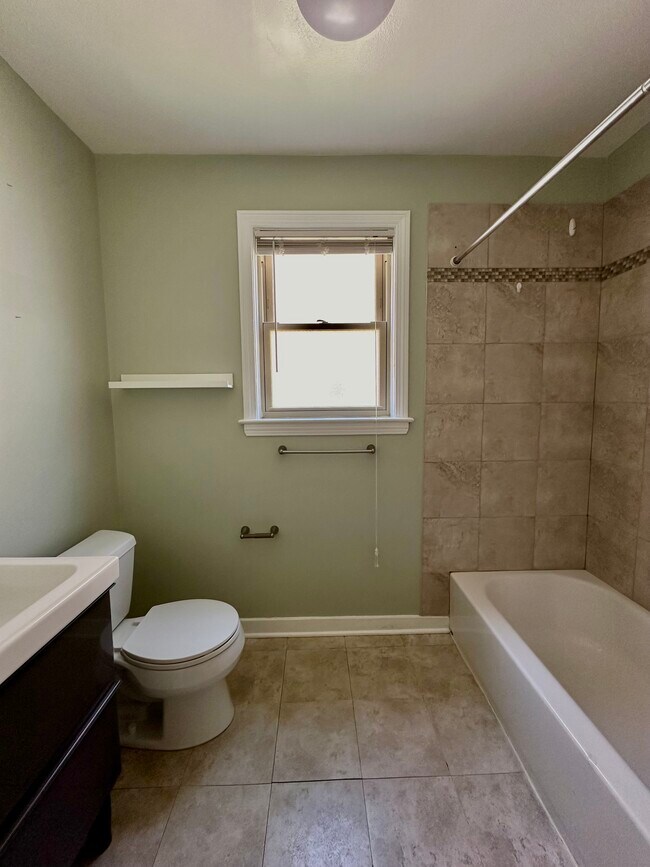Foto del edificio - 8137 Keating Ave