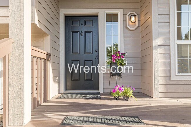 Foto del edificio - Beautiful 6 bed Highly Desirable Colbert Area!