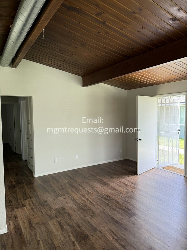 Building Photo - 622 Pine Ave