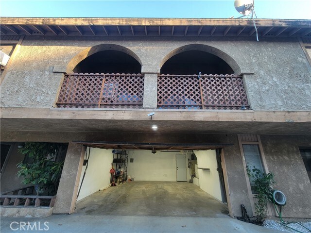 Foto del edificio - 15005 Indiana Ave