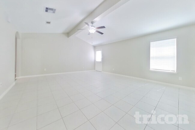 Building Photo - 417 Palomino Stand Dr
