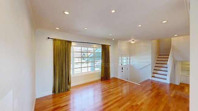 Foto del edificio - Large Spacious Home with a Pool!