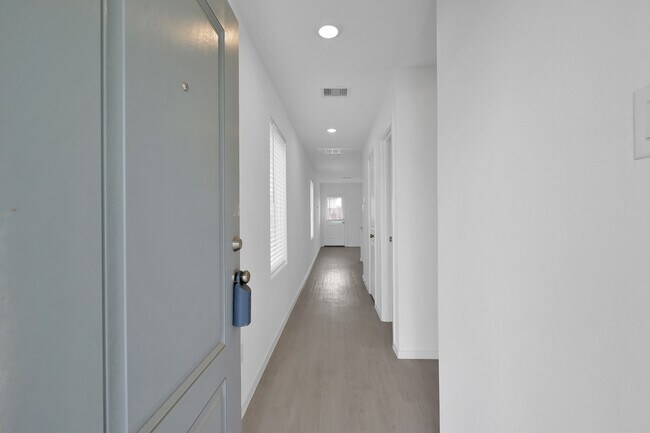 Foto del edificio - 18271 Via Aurelia Dr