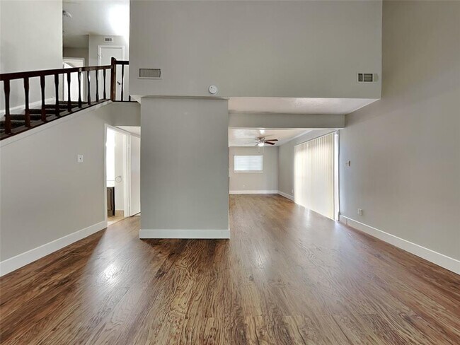 Building Photo - 3702 Deerbrook Dr