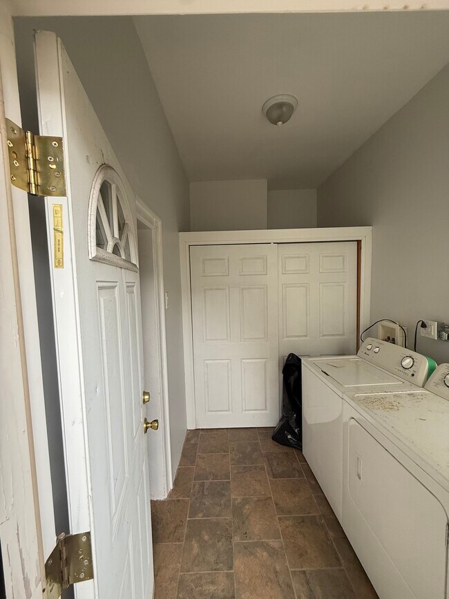 Foto del edificio - 5734 Walker St