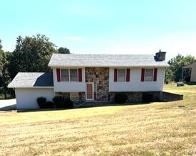 Building Photo - 8160 Dogwood Dr