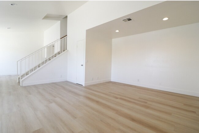 Building Photo - 15996 Muni Rd