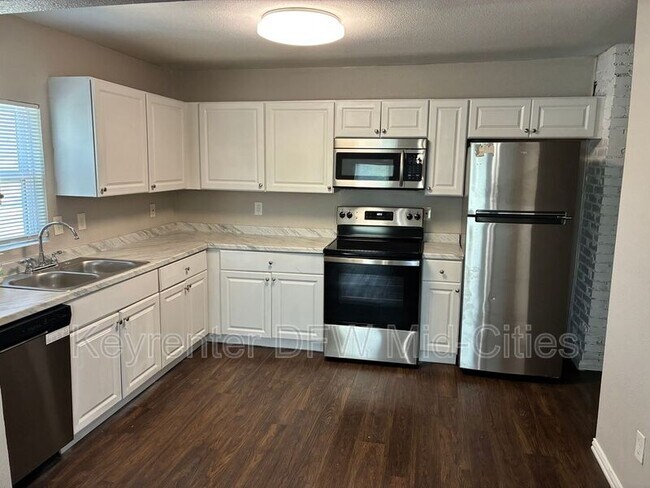 Foto del edificio - 2735 Purington Ave