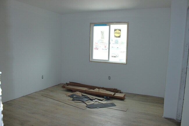 Foto del edificio - 107 E Division St