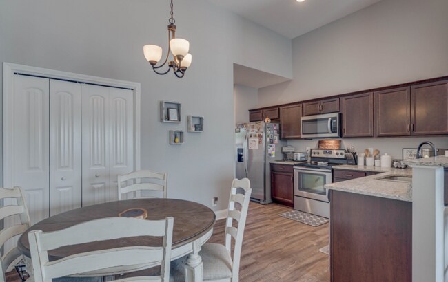 Building Photo - Beautiful home ready for you.