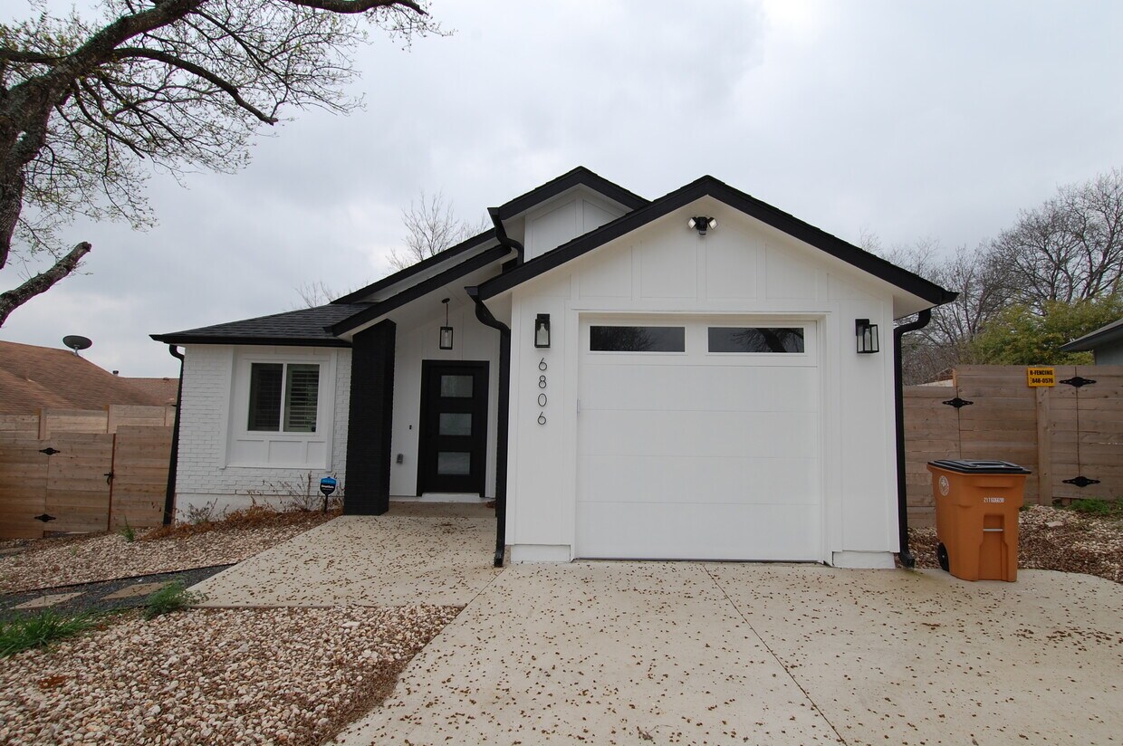 Primary Photo - 6806 Pondsdale Ln
