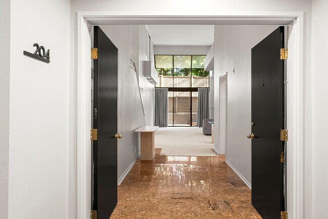 Building Photo - 1520 S Beverly Glen Blvd