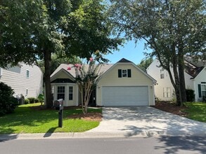 Building Photo - 125 Lake Linden Dr