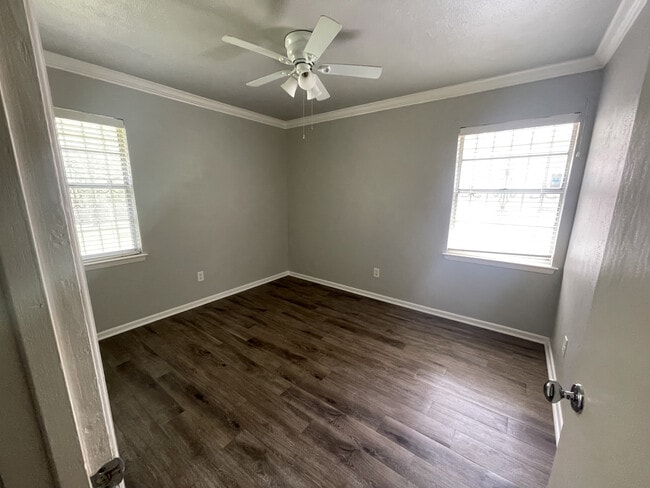 Photo - 1534 Harlandale Ave House