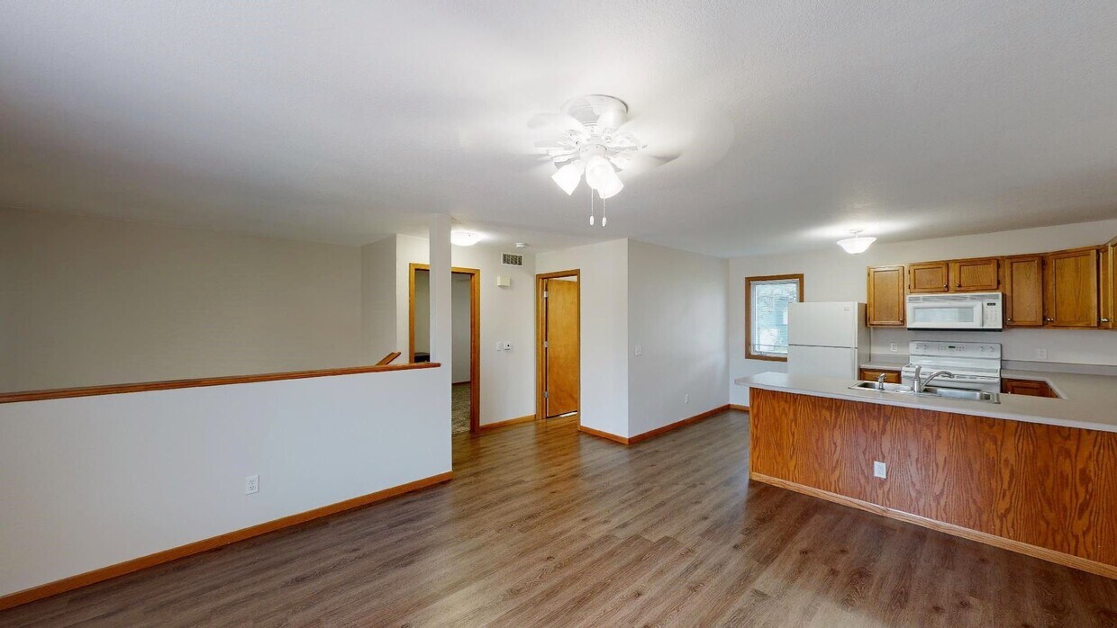 1407 Ave, Ames, IA 50014 Townhome Rentals in Ames IA