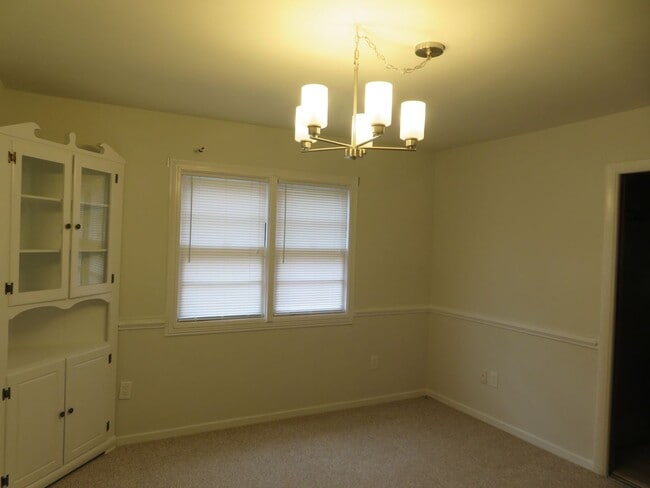 Foto del edificio - 7300 Claiborne Rd