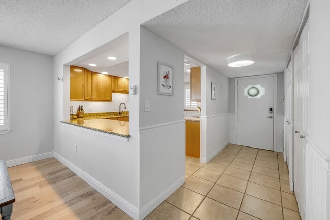 Building Photo - New Smyrna Fully Furnished 2BD/2BA Beach Condo in Waterfront Community!