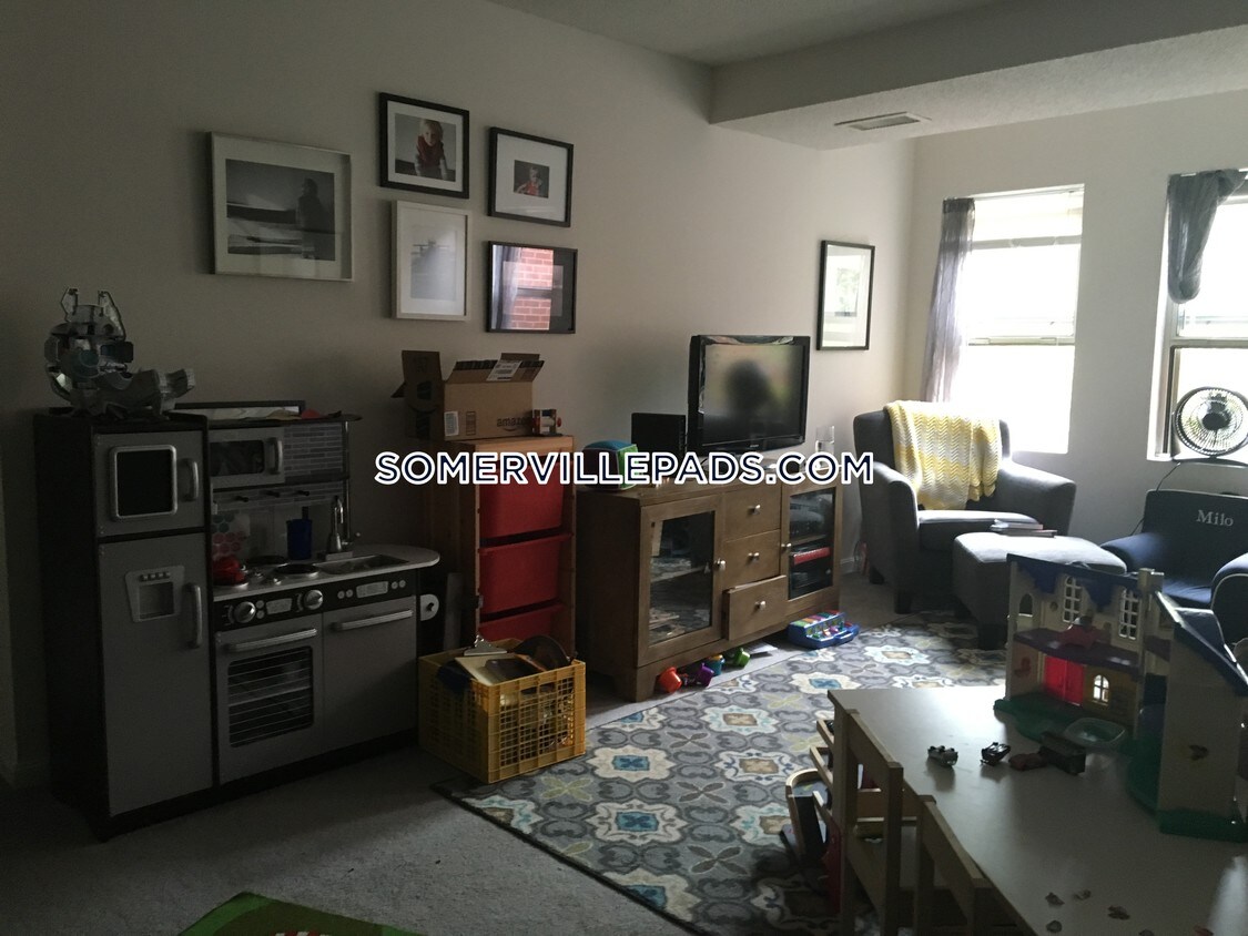 Primary Photo - 175 Beacon St