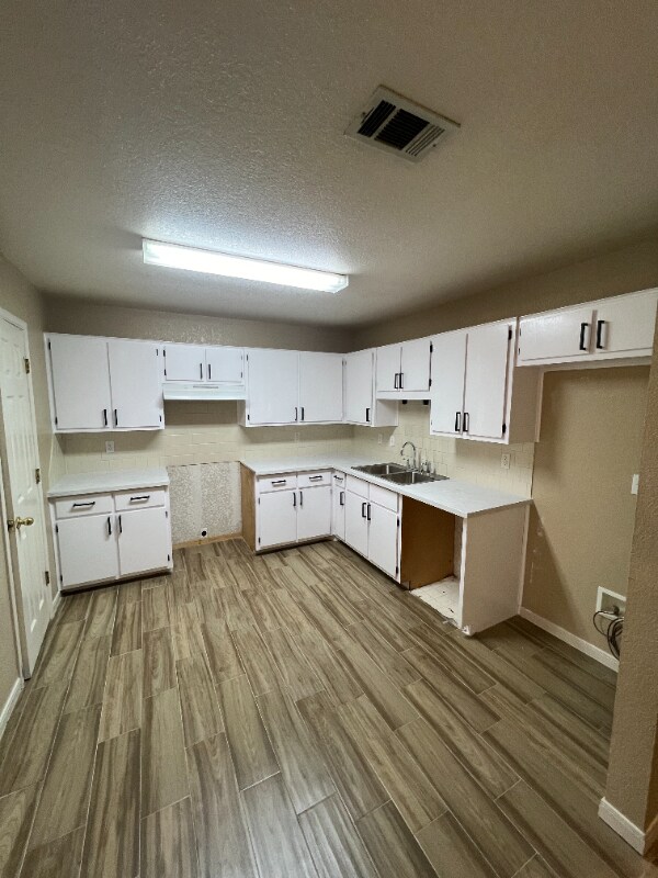 Building Photo - 4003 Hitchrock Dr
