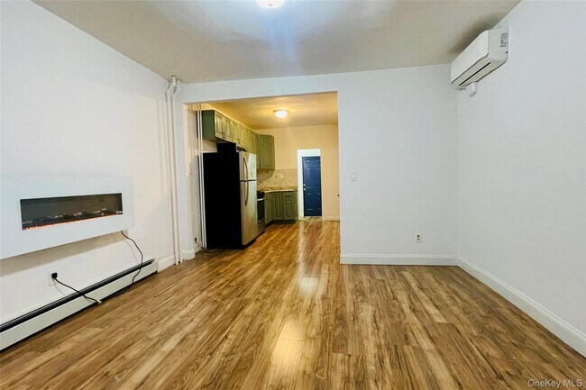 Building Photo - 134 N 7th Ave