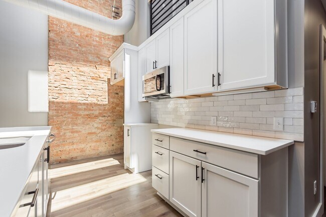 Foto del edificio - 44 N. High St.