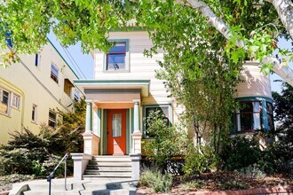 Building Photo - 414 41st St