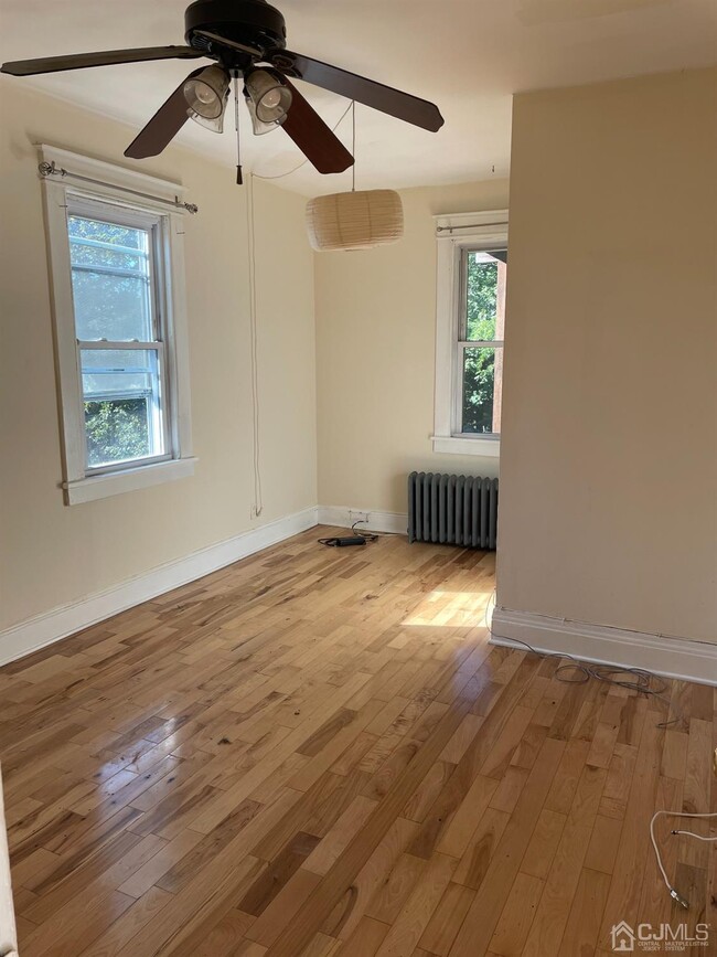 Building Photo - 312 N 3rd Ave