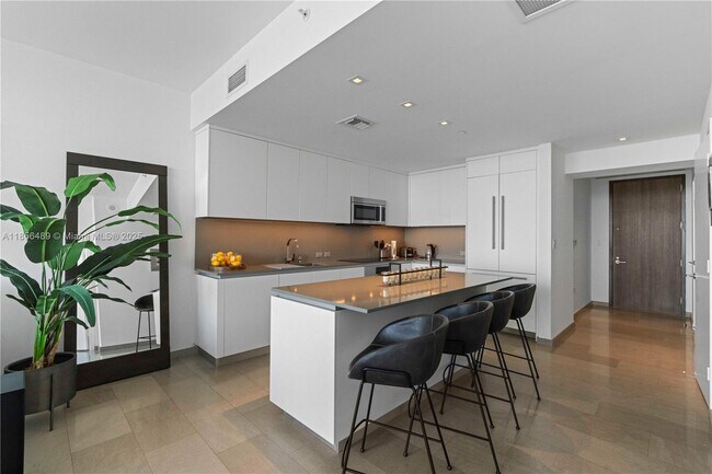 Foto del edificio - 88 SW 7th St