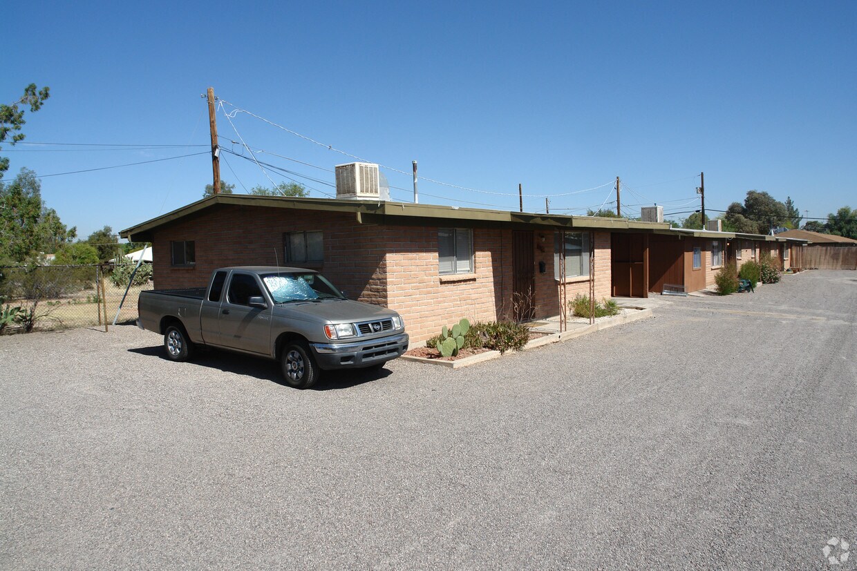 Primary Photo - 1707-1711 E Adelaide Dr