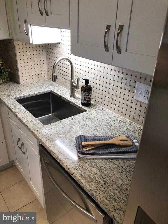 Foto del edificio - 3310 N Leisure World Blvd