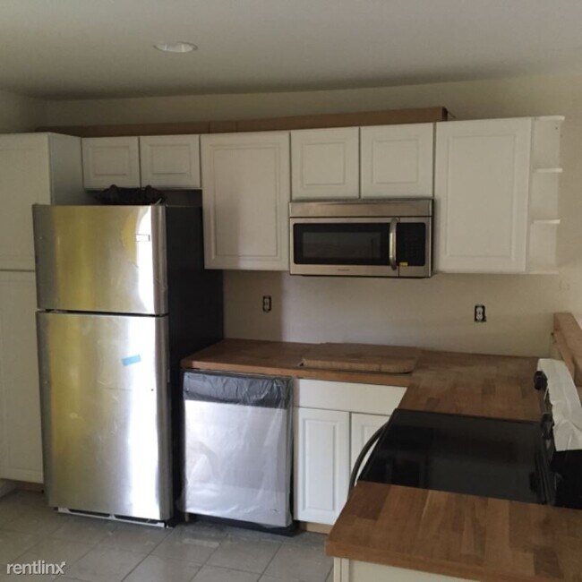 Foto del edificio - 4125 Golden Gate Pkwy