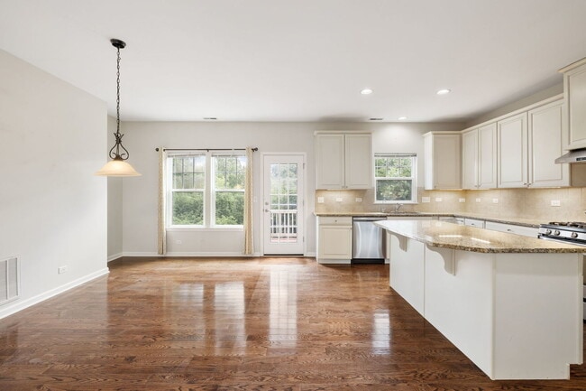 Foto del edificio - 3465 Bradbury Cir