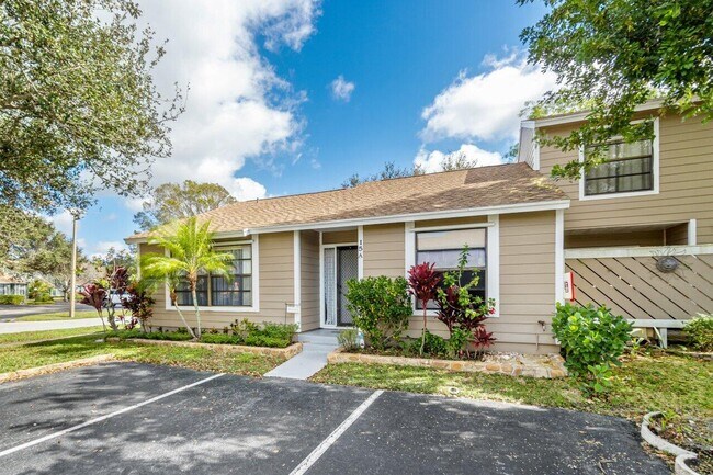 Building Photo - 701 Stonewood Ct