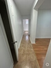 Building Photo - 7325 Rue Sherbrooke O