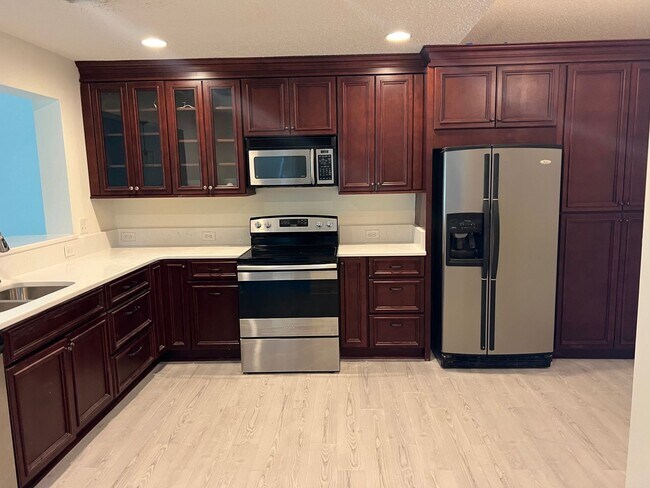 Foto del edificio - 3948 Meadowview Dr N
