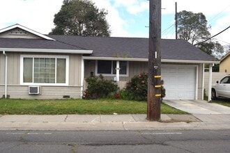 Building Photo - 6903 Fruitridge Rd