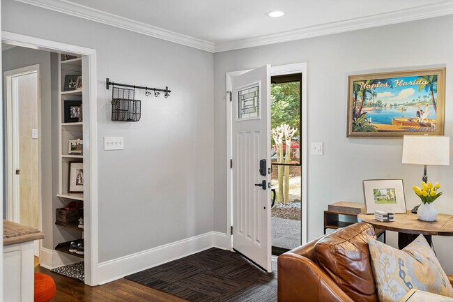 Building Photo - 2092 Drew Valley Rd NE
